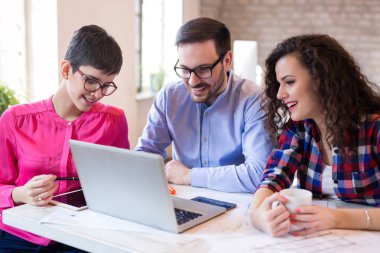 beyin fırtınası ofis takım