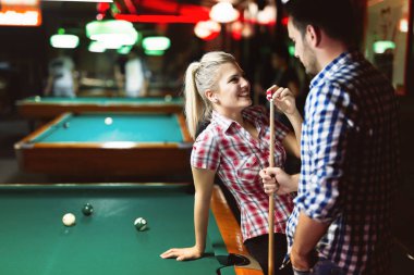 Snooker tarihte oynarken zevk çift