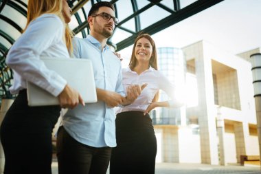 genç iş ortakları