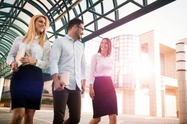 genç iş ortakları