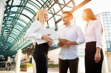 genç iş ortakları