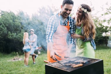 Doğada vakit ve Barbekü partisi arkadaşlar