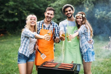 Doğada vakit ve Barbekü partisi arkadaşlar