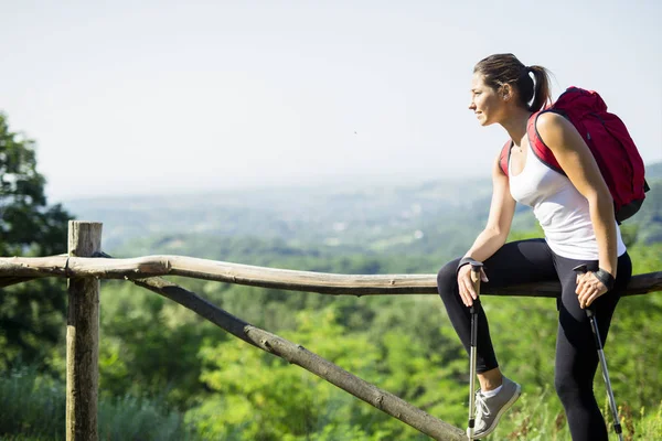 Hiker woman enjoying the view — Stock Photo, Image