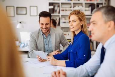 İş Adamları Aygıtları Kullanıyor