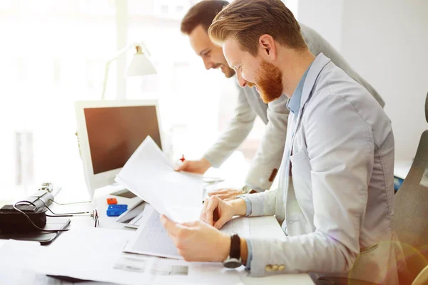 Medarbetare planerar start mål — Stockfoto