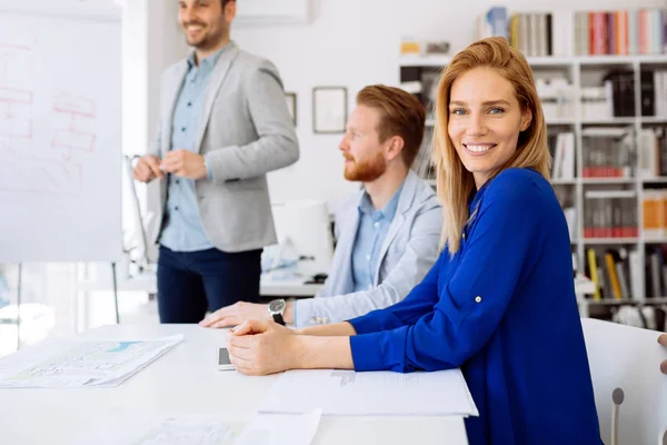 Femme d'affaires réussie PDG de l'entreprise — Photo