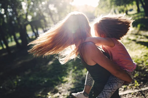 Foto van moeder en kind met speciale behoeften — Stockfoto