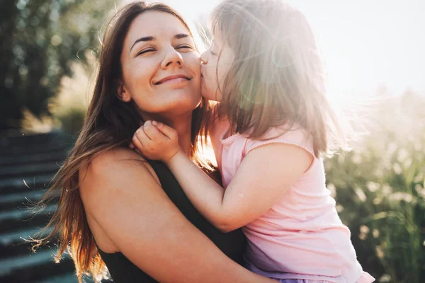 Image de la mère et de l'enfant ayant des besoins spéciaux — Photo