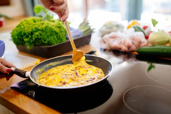 Scrambled eggs for breakfast — Stock Photo, Image