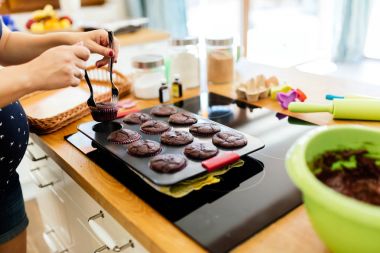 Baked muffins alarak kadın