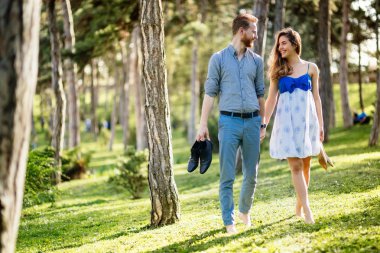 park yalınayak yürüme Çift