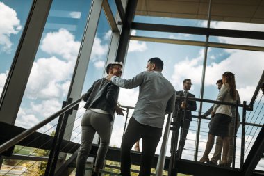 Genç Mimarlar proje salonunda söz resmini