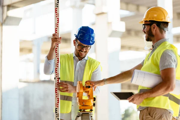 İnşaat Mühendisleri çalışma portresi 