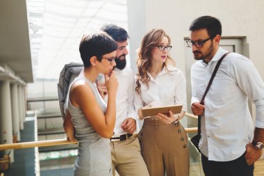 perspektif iş adamları tartışma