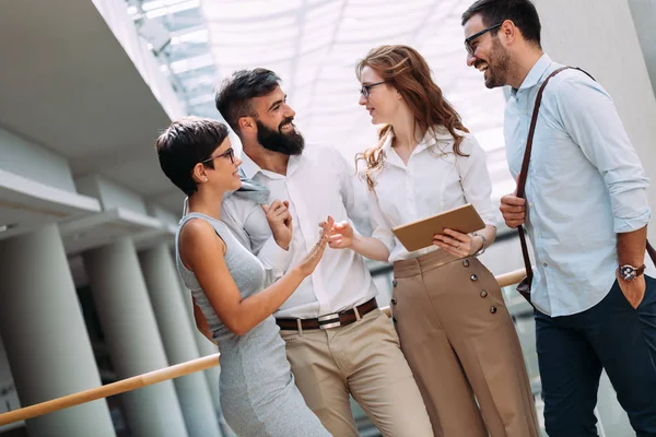  perspektif iş adamları tartışma