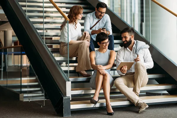 boş zamanı olan iş adamları