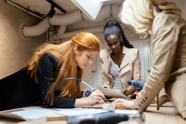 Yaratıcı bir grup insan tasarlama