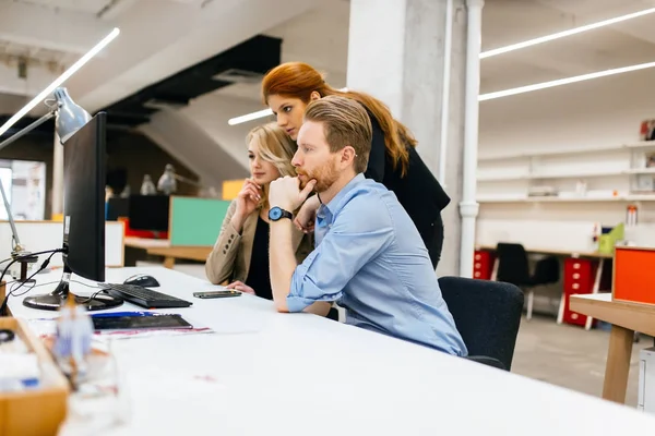 Ofiste işbirliği iş adamları