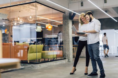 Ofiste beyin fırtınası arkadaşları