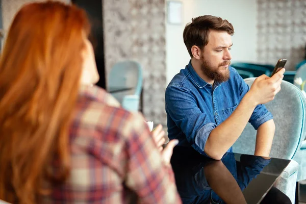 Jealous husband suspecting infidelity — Stock Photo, Image