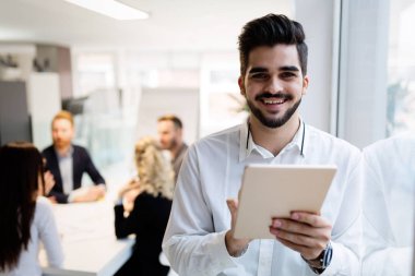 genç yakışıklı mimar Toplantı