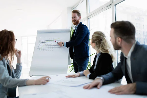 Arquitectos que trabajan en reuniones de negocios — Foto de Stock