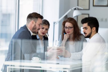 birlikte projede çalışan mimarlar