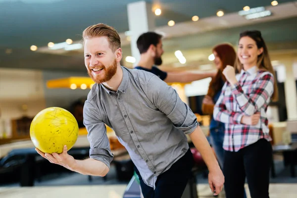 Bowling Club zevk arkadaş