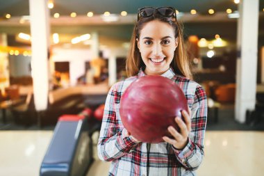 Bowling mutlu kadının odaklı
