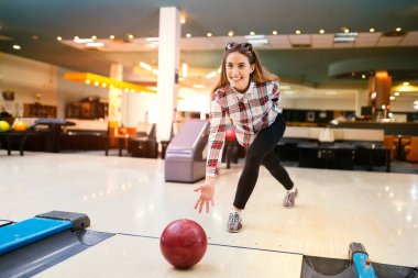 Bowling mutlu kadının odaklı