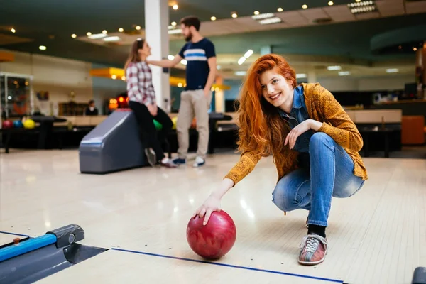 Bowling zevk Competitve insanlar