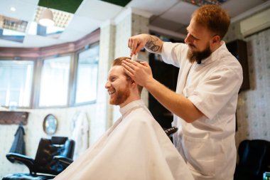 Saç tarama ve şekillendirme