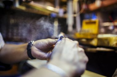 Toz ve partiküller uçan  