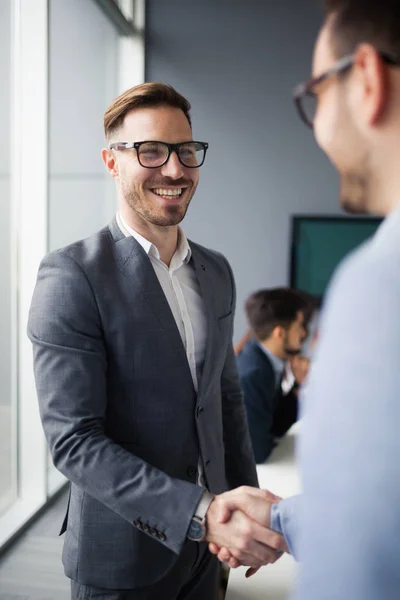 Business people shaking hands — Stock Photo, Image