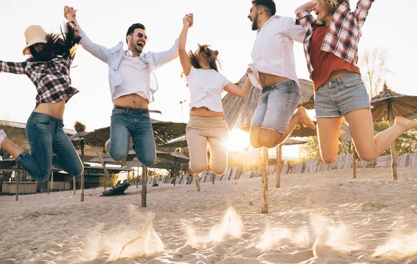  Gençler yaz tatili zevk