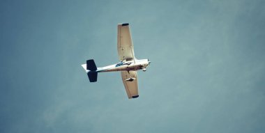 Pilot uçuş eğlence uçak