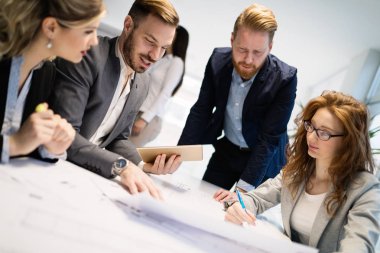 İş toplantısı ve ekip çalışması 