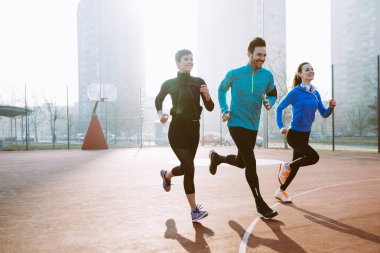 arkadaşlar fitness eğitimi birlikte 