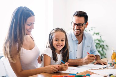 Mutlu aile eğlenceli harcama saat 