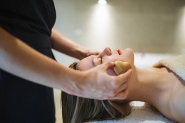 Gençleştirici rahatlatıcı masaj masör tarafından