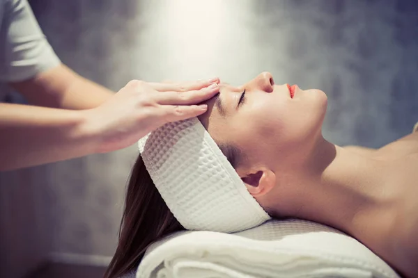 Rejuvenating relaxing massage — Stock Photo, Image
