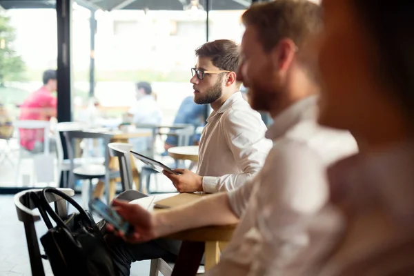 Pessoas de negócios tendo uma pausa para o café — Fotografia de Stock