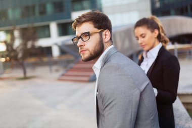 iş adamları üzücü