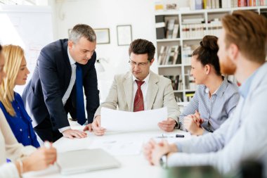 iş toplantısı ve beyin fırtınası