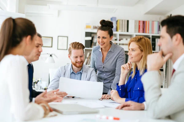 Reunião de negócios e brainstorming — Fotografia de Stock