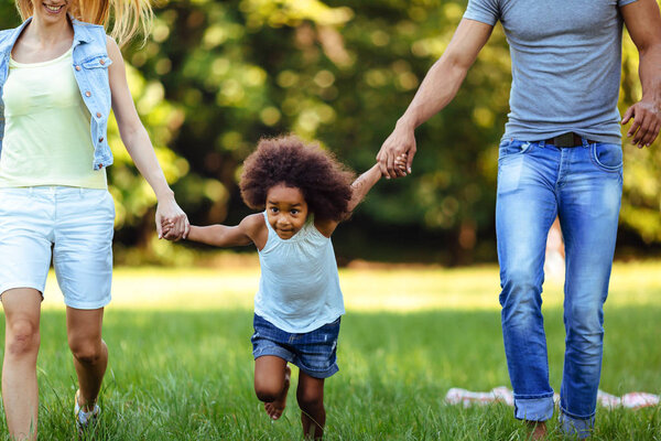  пара проводить время с дочерью
