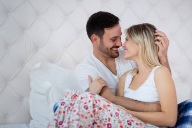 Mutlu çift romantik kez sahip 