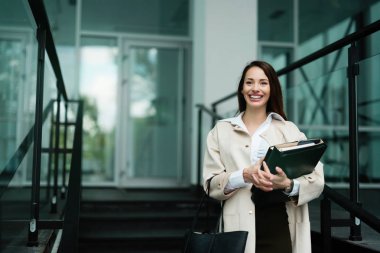  çekici işkadını poz