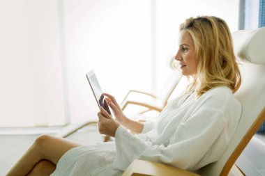  rahatlatıcı ve tablet kaplıcada kullanma kadın